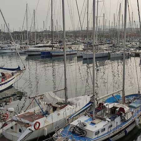 Отель Precioso Barco En Barcelona Бадалона Экстерьер фото
